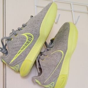 Brand New AIR ZOOM Neon Sneakers